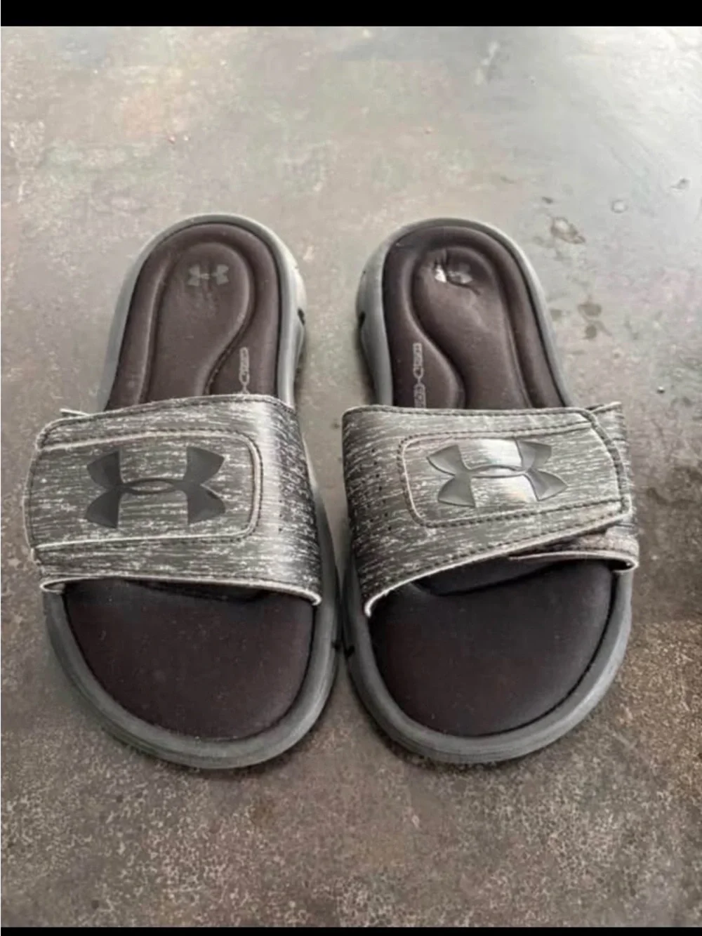 Under Armour youth 2Y Kids Black and Gray Adjustable Slide Sandals